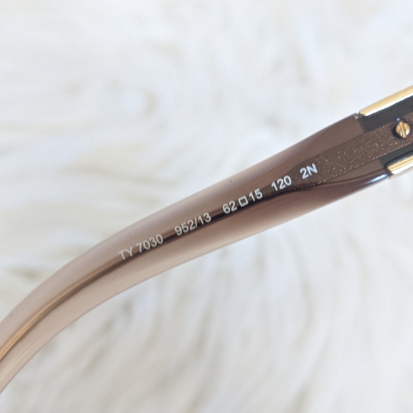 New Tory Burch Gold Pyramid Round Sunglasses - Picture 5 of 8